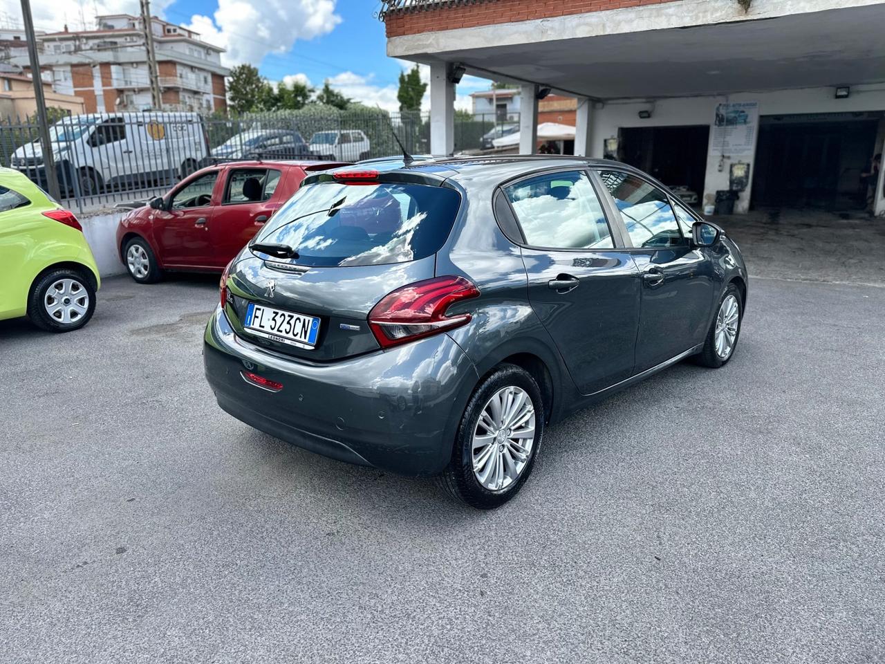 Peugeot 208 PureTech 82 5 porte Allure