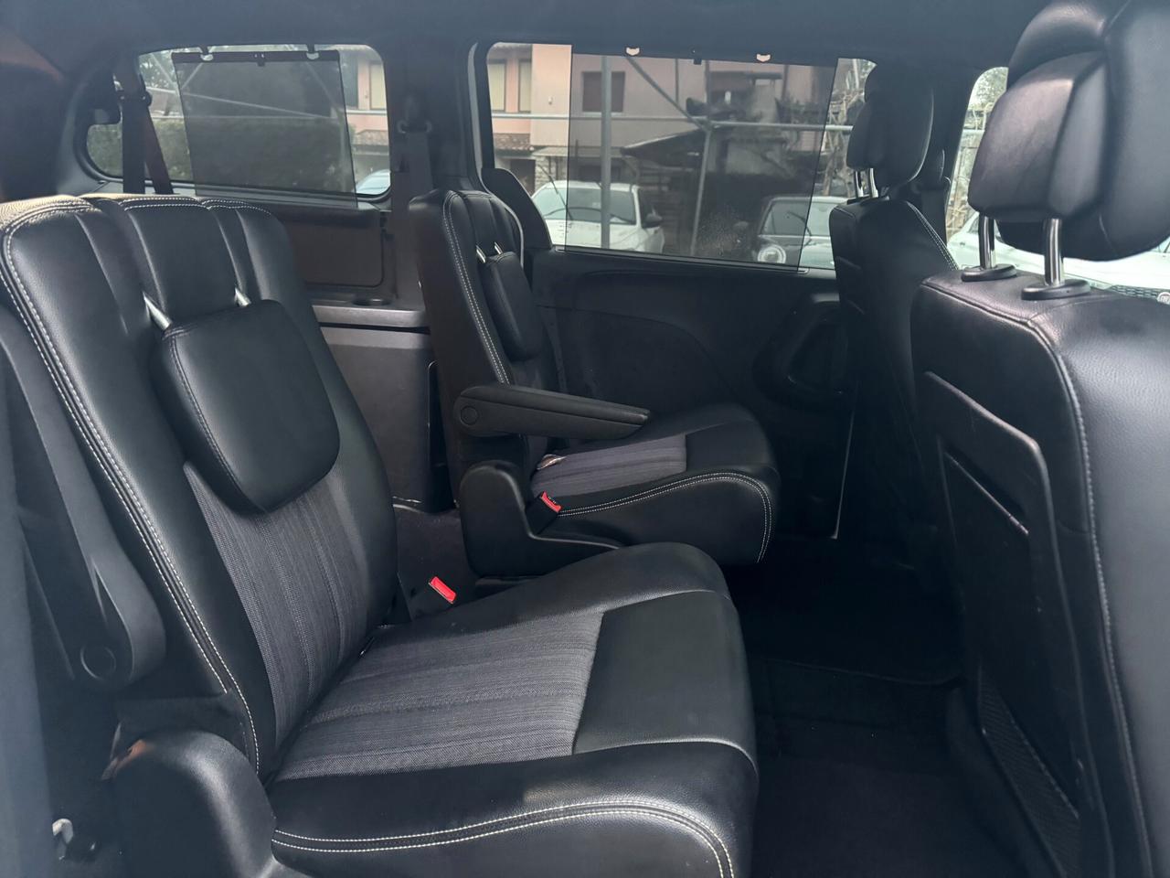 Lancia Voyager 2.8 Turbodiesel S 177 CV