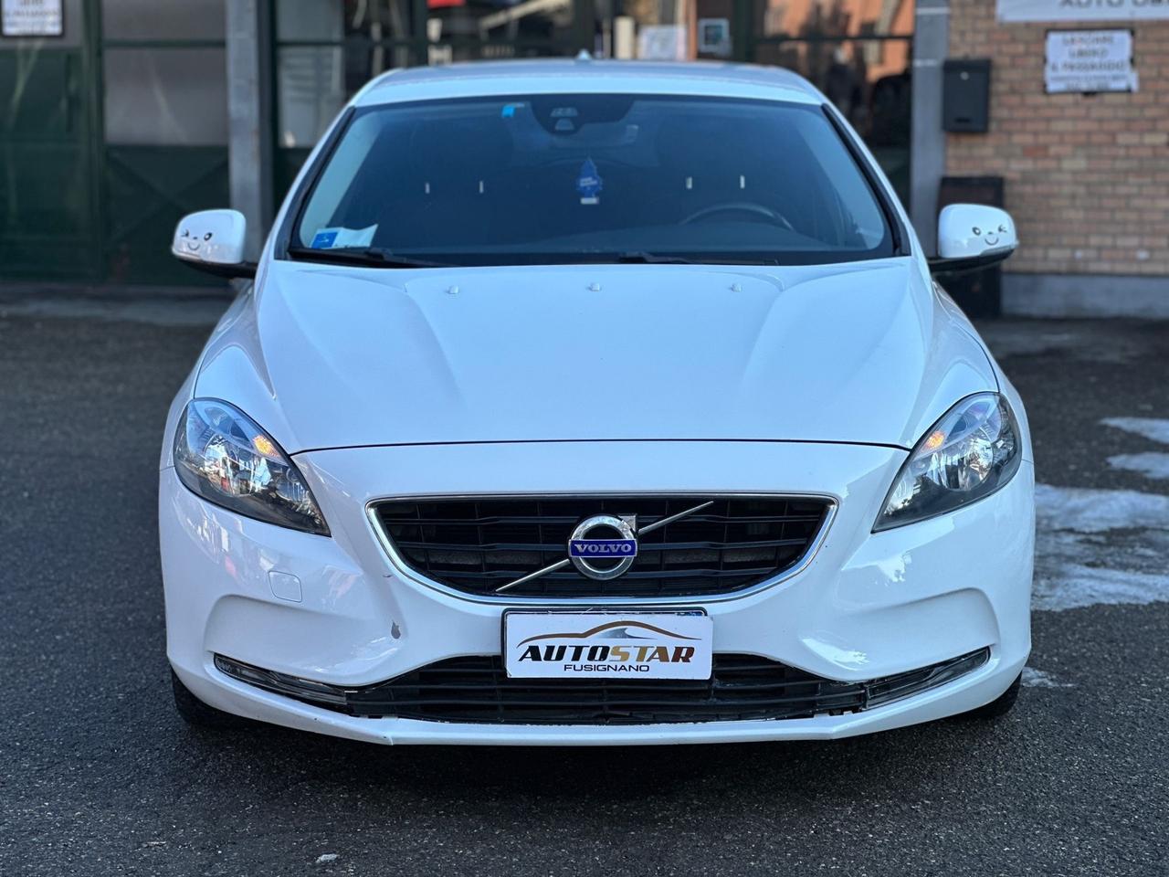 Volvo V40 D2 1.6 Geartronic r-design 2015