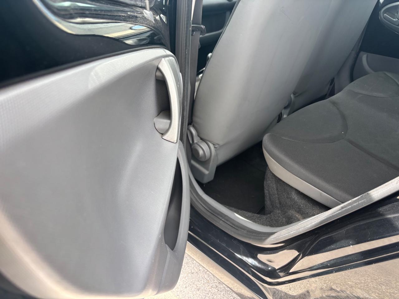 Toyota Aygo 1.0 12V VVT-i 5 porte Now Connect