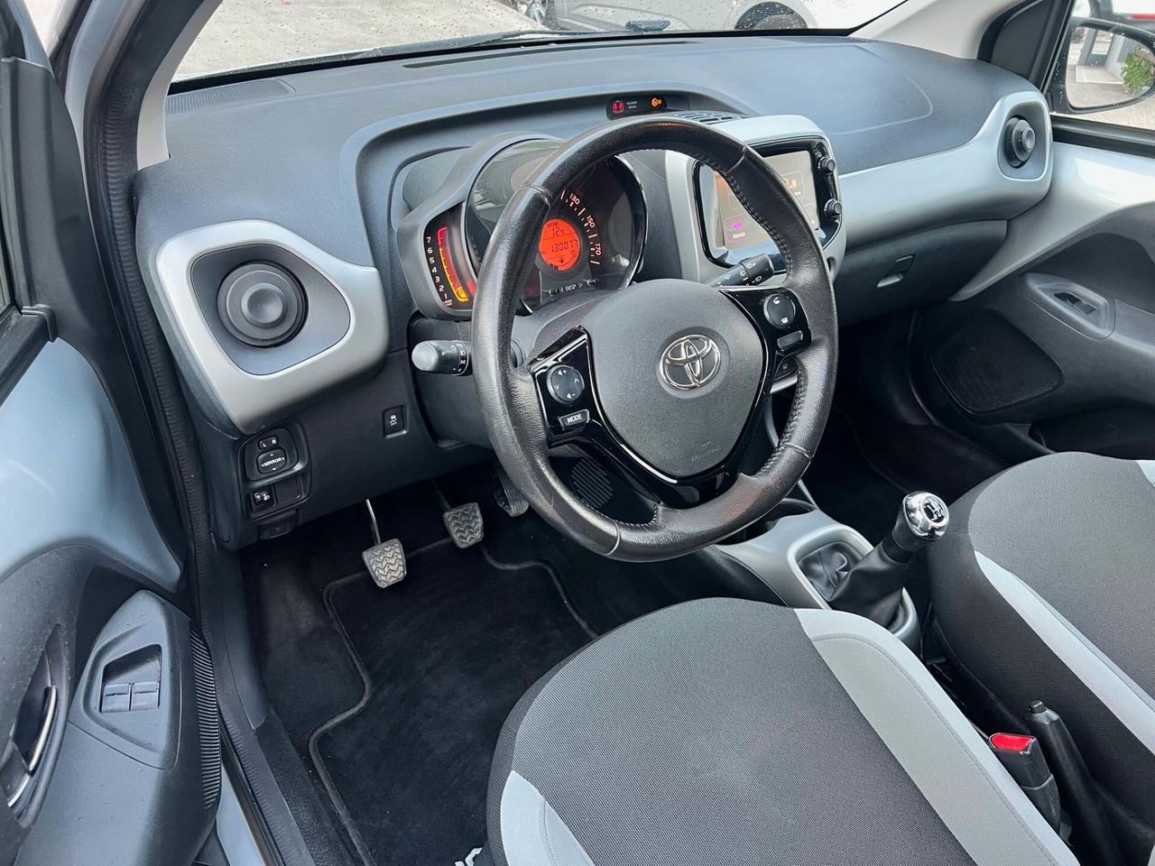 Toyota Aygo 5pt 1.0 Benz. 70cv x-pure CAMERA/TEL/CLIMA PERF.