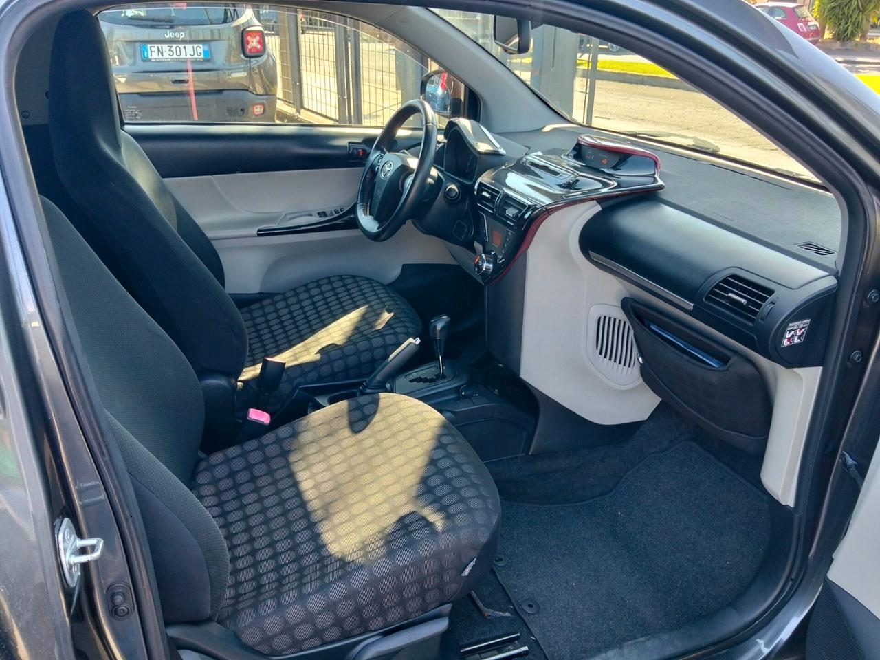 Toyota iQ 1.0 CVT Trend
