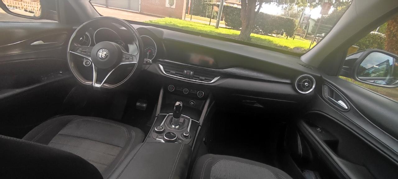 Alfa Romeo Stelvio 2.2 Turbodiesel 180 CV AT8 Q4 BUSINESS