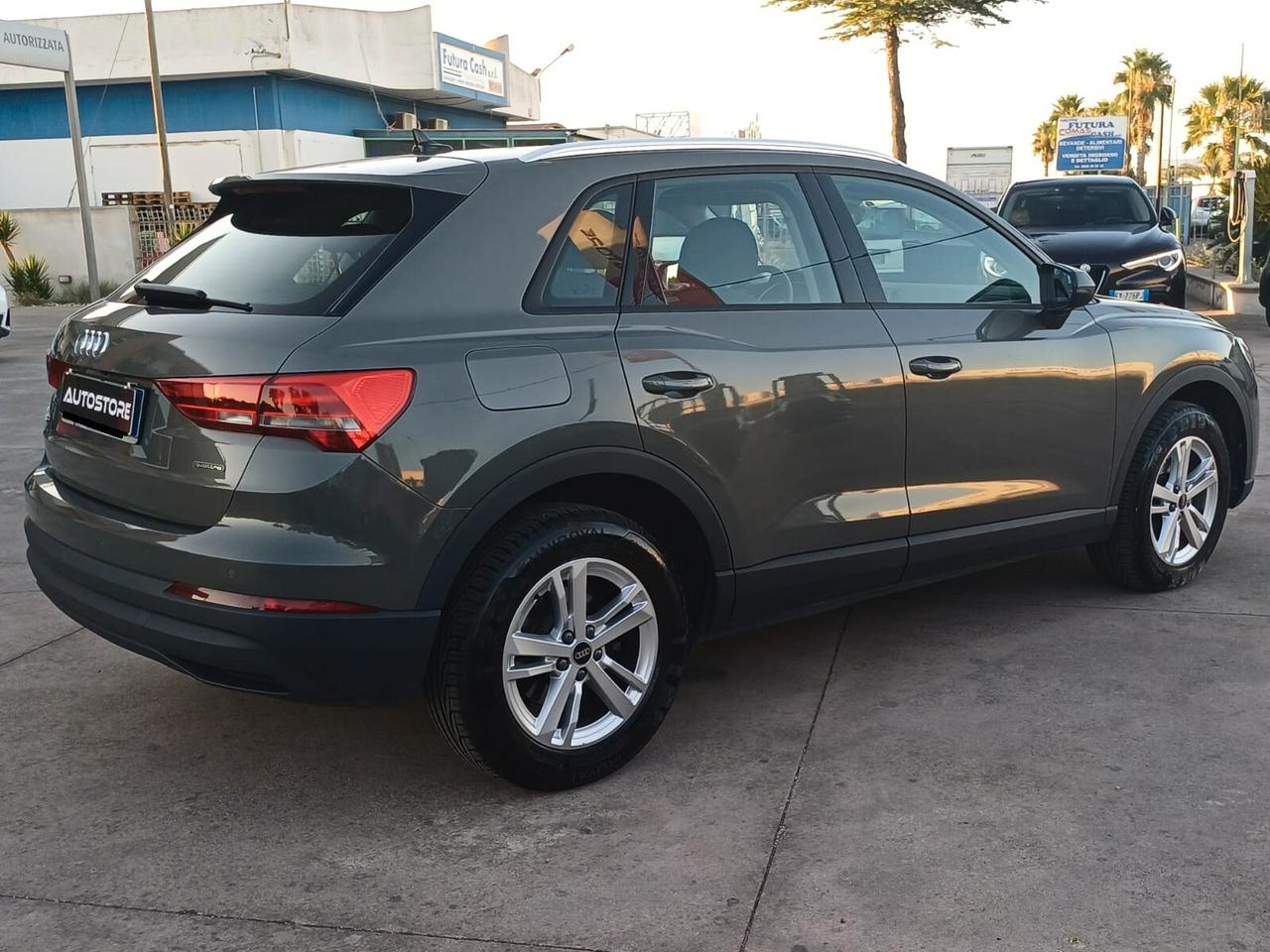 Audi Q3 35 TDI Quattro S tronic Business