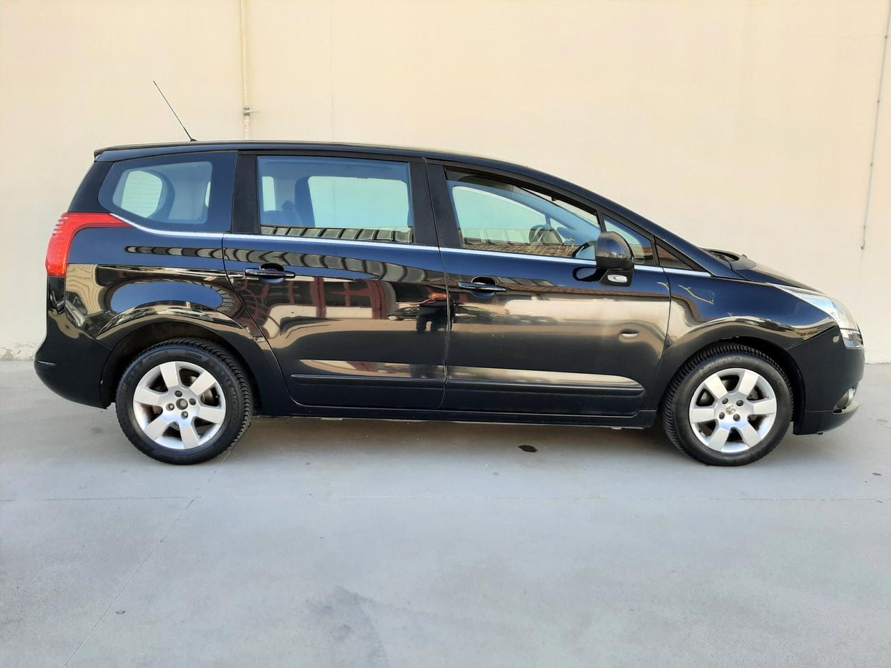 Peugeot 5008 1.6 HDi 112CV Active
