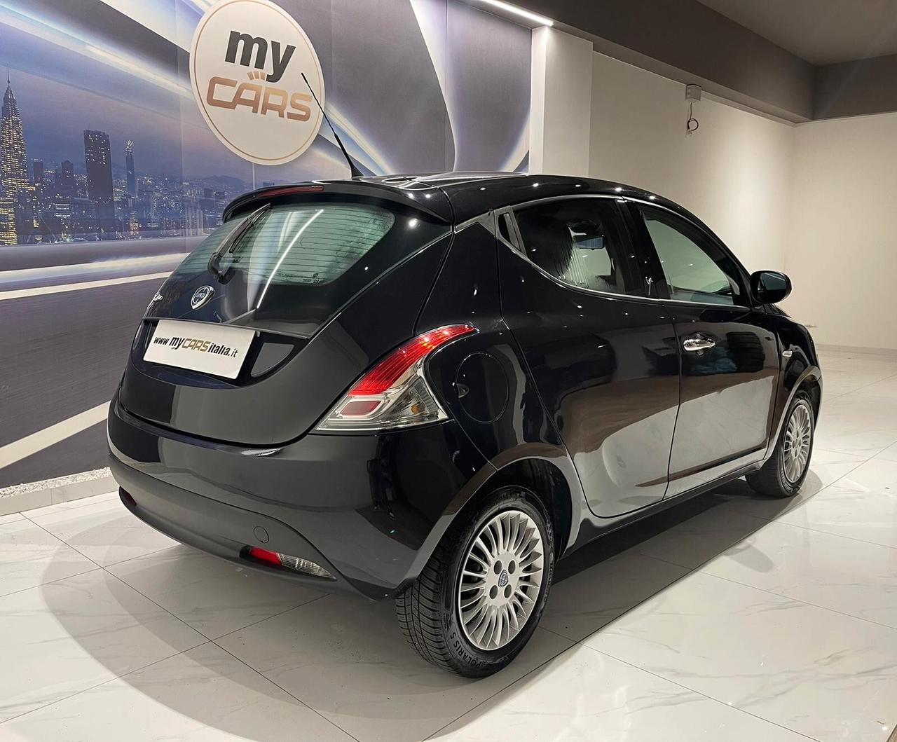 Lancia Ypsilon 1.2 69 CV 5 porte S&S Platinum