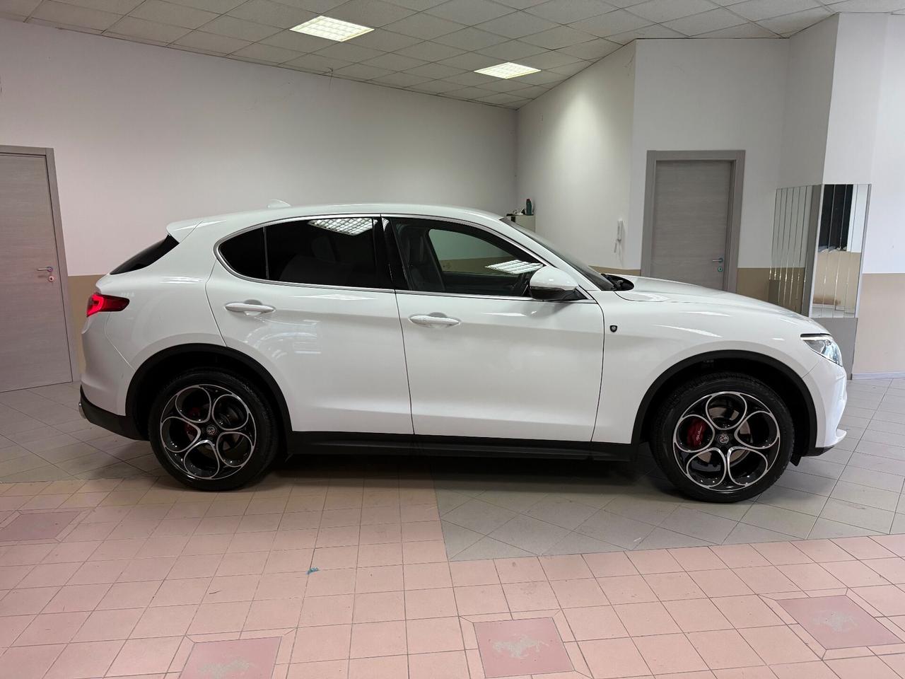 Alfa Romeo Stelvio 2.2 Turbodiesel 210 CV AT8 Q4 Executive