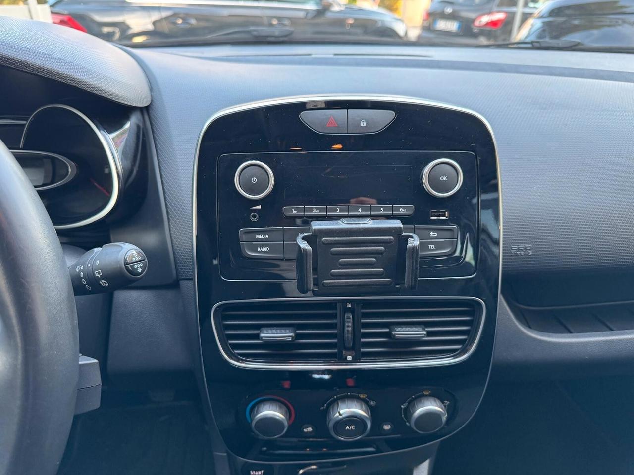 RENAULT CLIO TCe 12V 75cv GENERATION NEOPATENTATI