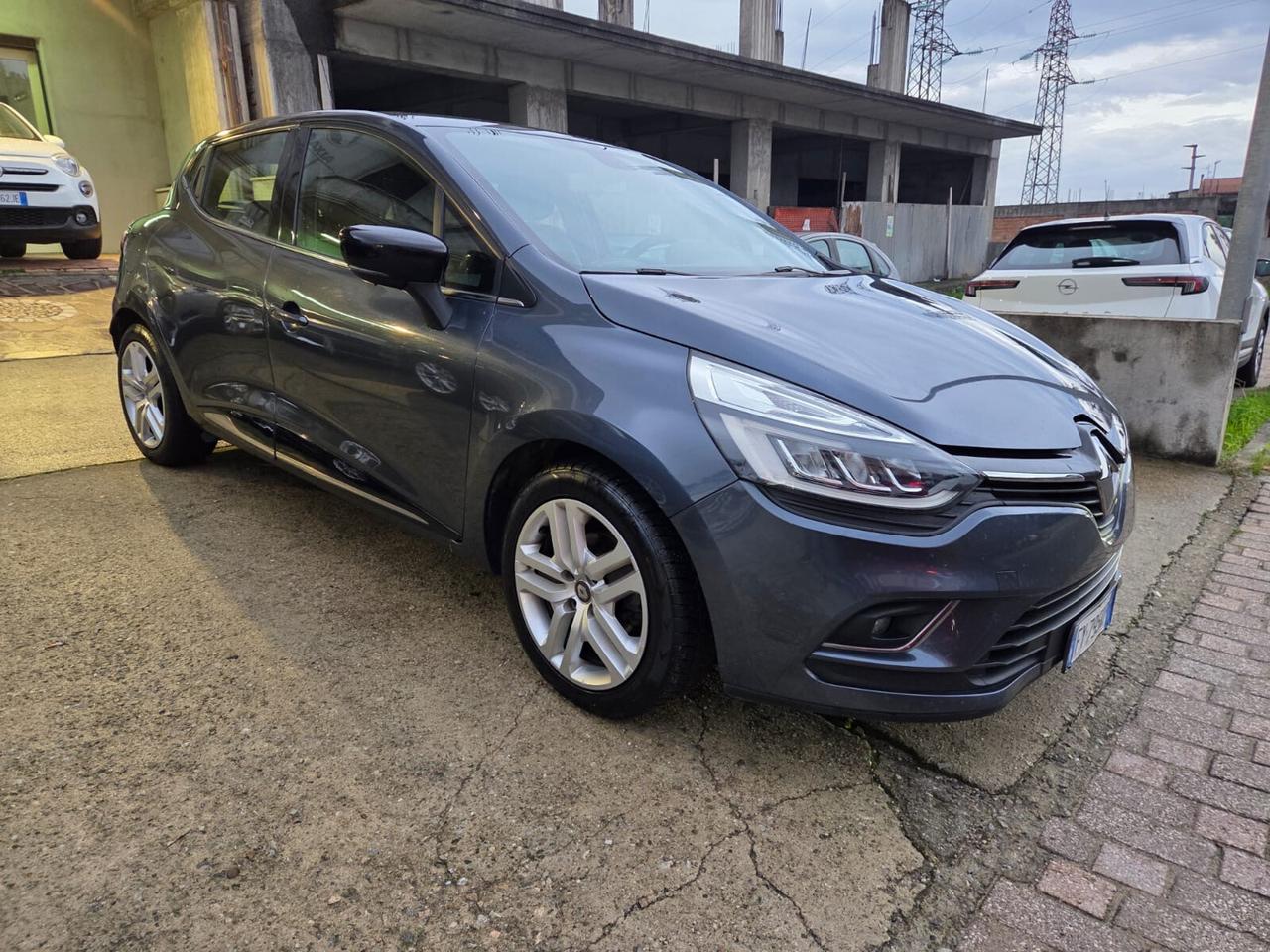Renault Clio dCi 8V 75 CV 5 porte Moschino