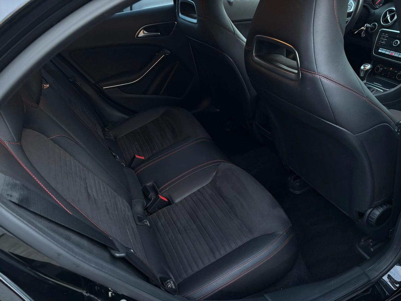 Mercedes A180d Premium Dark Night - 11/2016