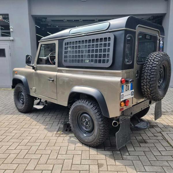 Land Rover Defender RESTORED 90 2.2 PUMA TD4- LIFE&STYLE