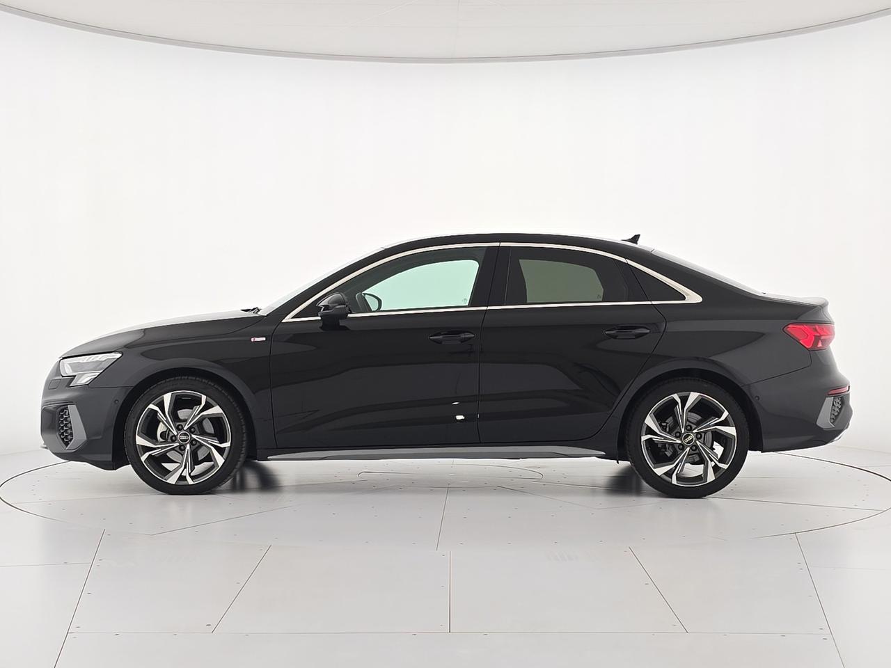 Audi A3 sedan 35 2.0 tdi s line edition s-tronic