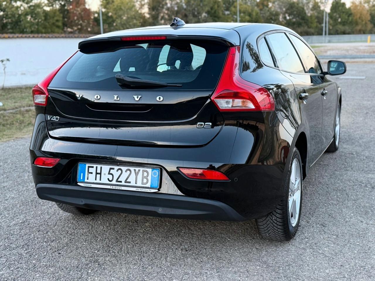 VOLVO V40 2.0 BERLINA DIESEL D2 EURO6B