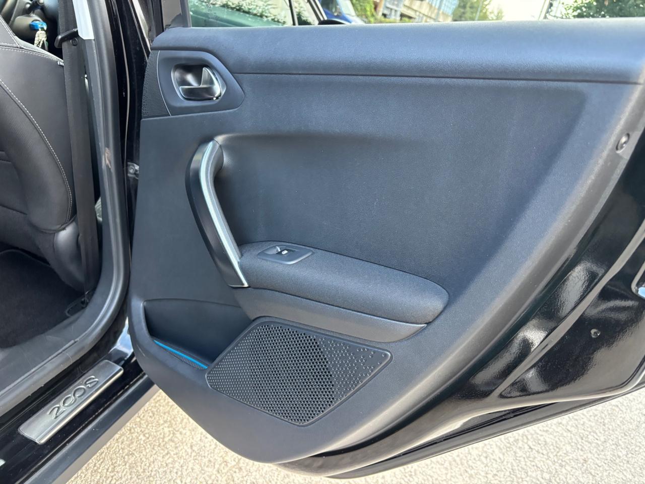 Peugeot 2008 1.6 hdi OK NEOPATENTATI