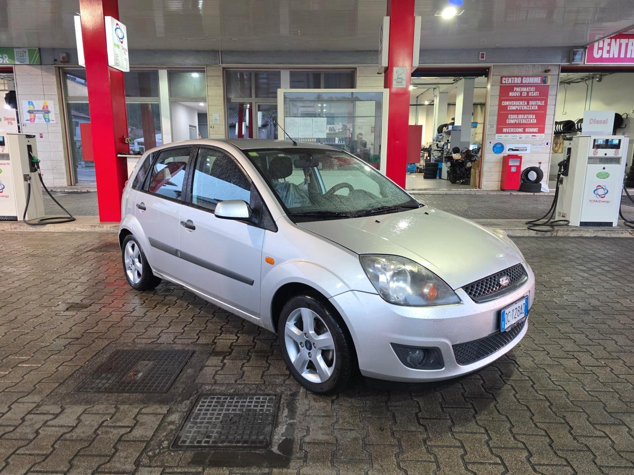 Ford Fiesta 1.2 GPL POCHI KM LOW COST PROMO