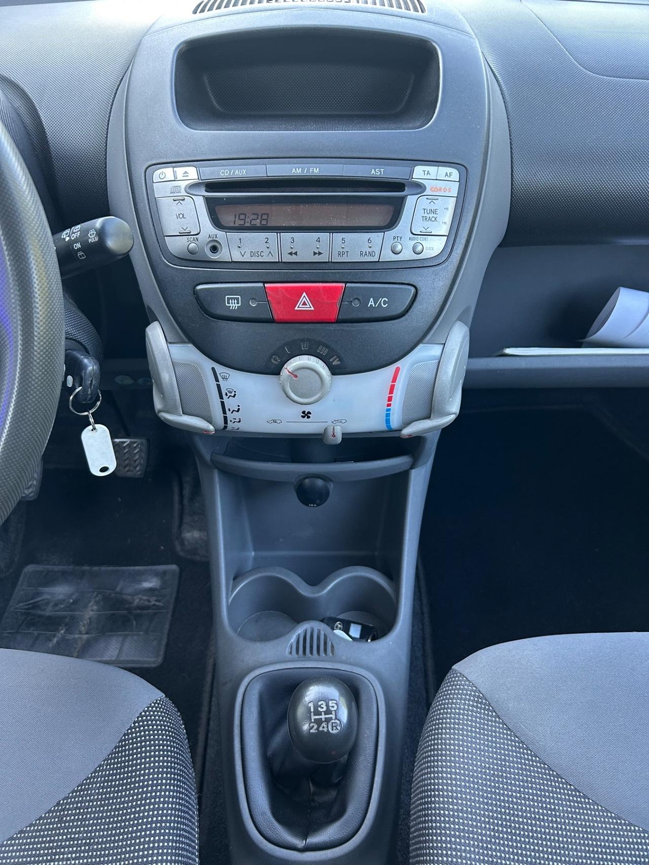 Peugeot 107 1.0 68CV 5p. Plaisir*Neo patentati *