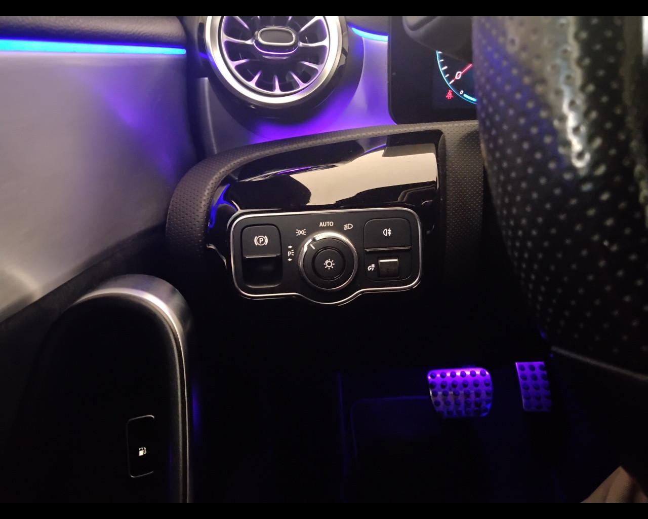 Mercedes-Benz Classe A - W177 2018 - A 250 e phev (eq-power) Premium auto
