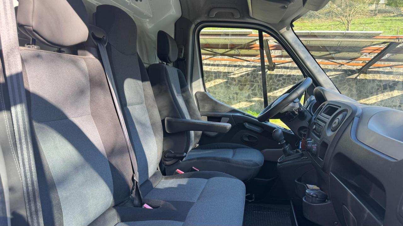 RENAULT Master T33 2.3 dci 125cv L2H2 E5