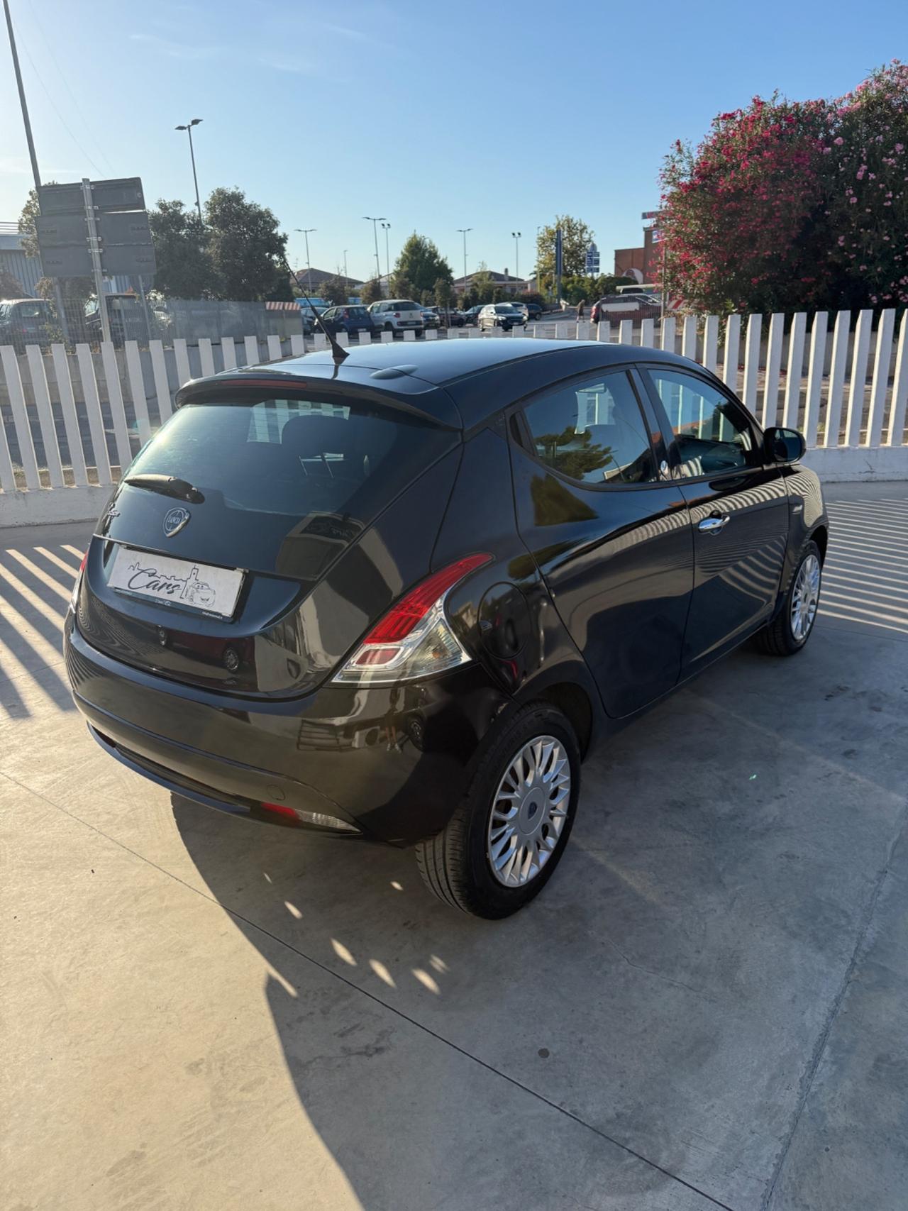 Lancia Ypsilon 1.2 69 CV 5 porte GPL Ecochic Gold