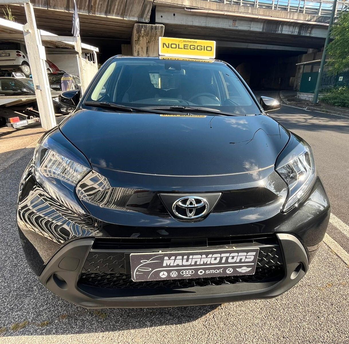 NOLEGGIO TOYOTA AYGO X 1.0 VVT - I 72 CV 5 PORTE ACTIVE – (150 KM GIORNALIERI INCLUSI) TARIFFA GIORNALIERA: 40,00 EURO FORMULA SETTIMANALE: 320,00 EURO FORMULA MENSILE: 800,00 EURO