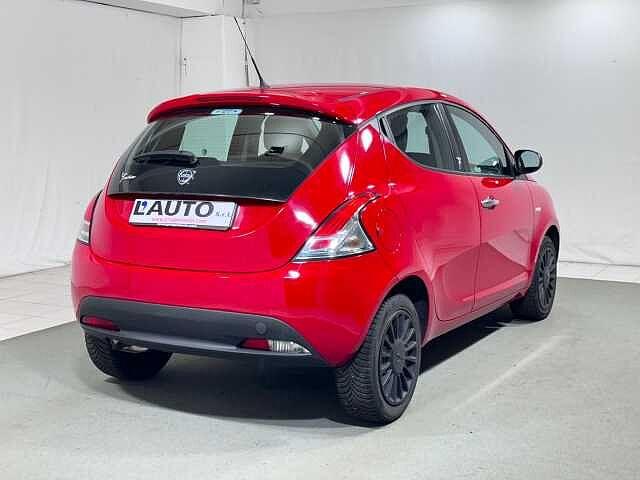 Lancia Ypsilon 1.2 69 CV 5 porte Silver