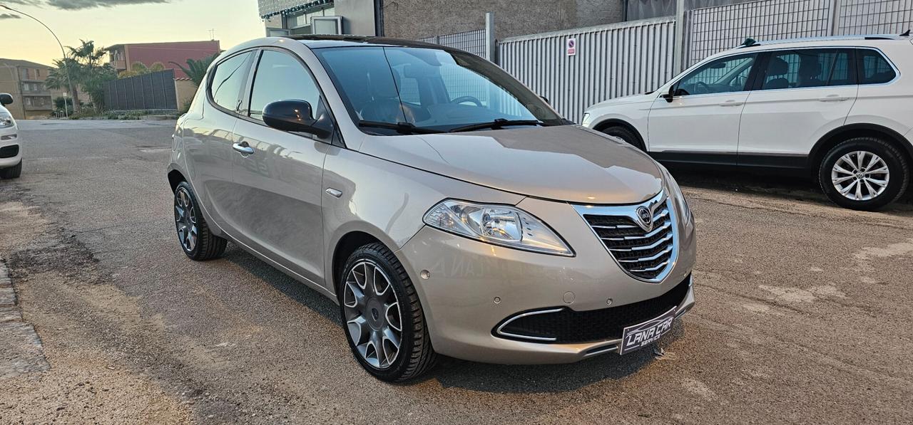 Lancia Ypsilon 1.2 69 CV 5 porte Platinum