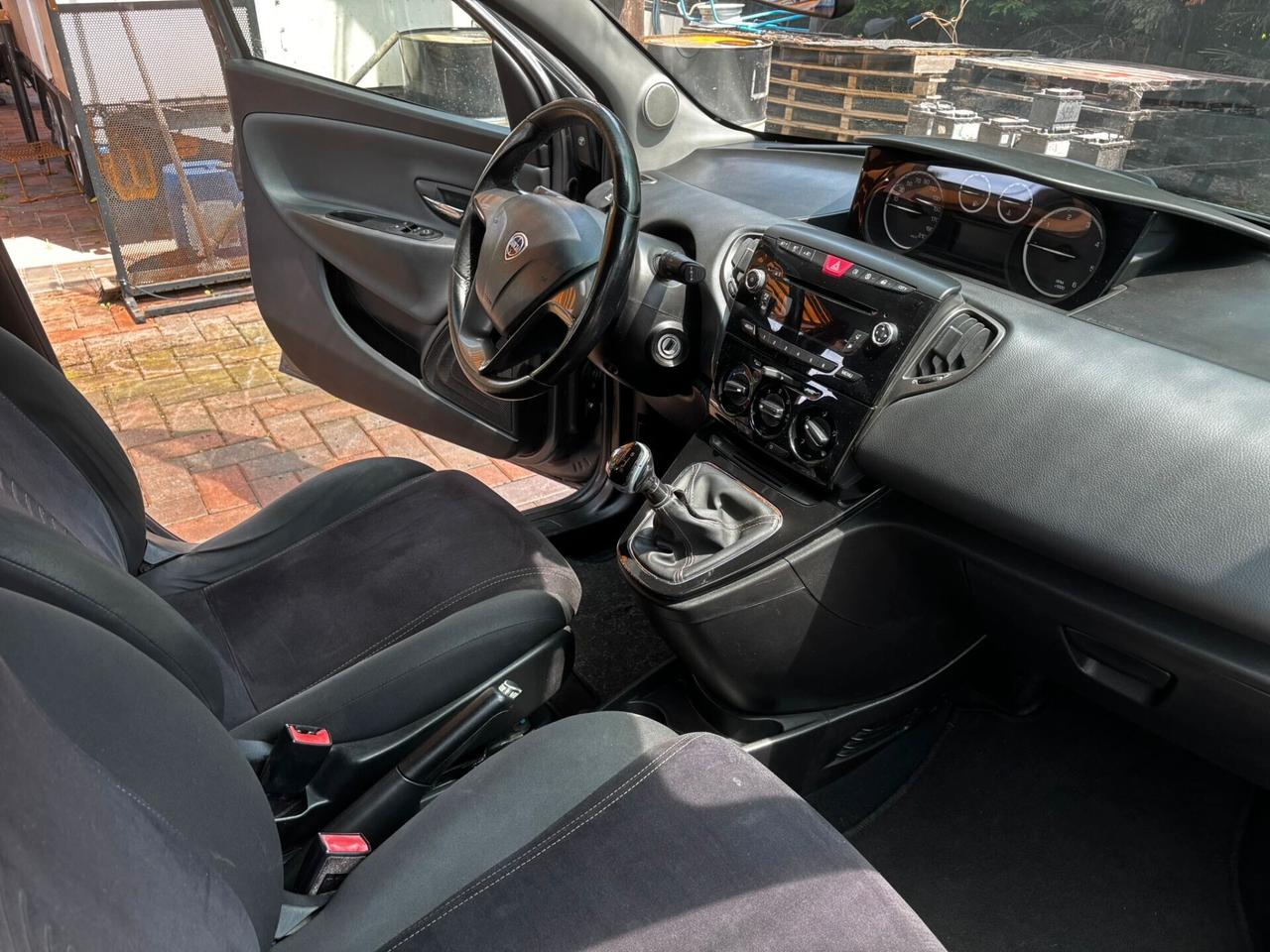 Lancia Ypsilon 1.3 MJT 16V 95 CV 5 porte IDONEA PER NEOPATENTATI UNIPROPRIETARIO PERMUTABILE