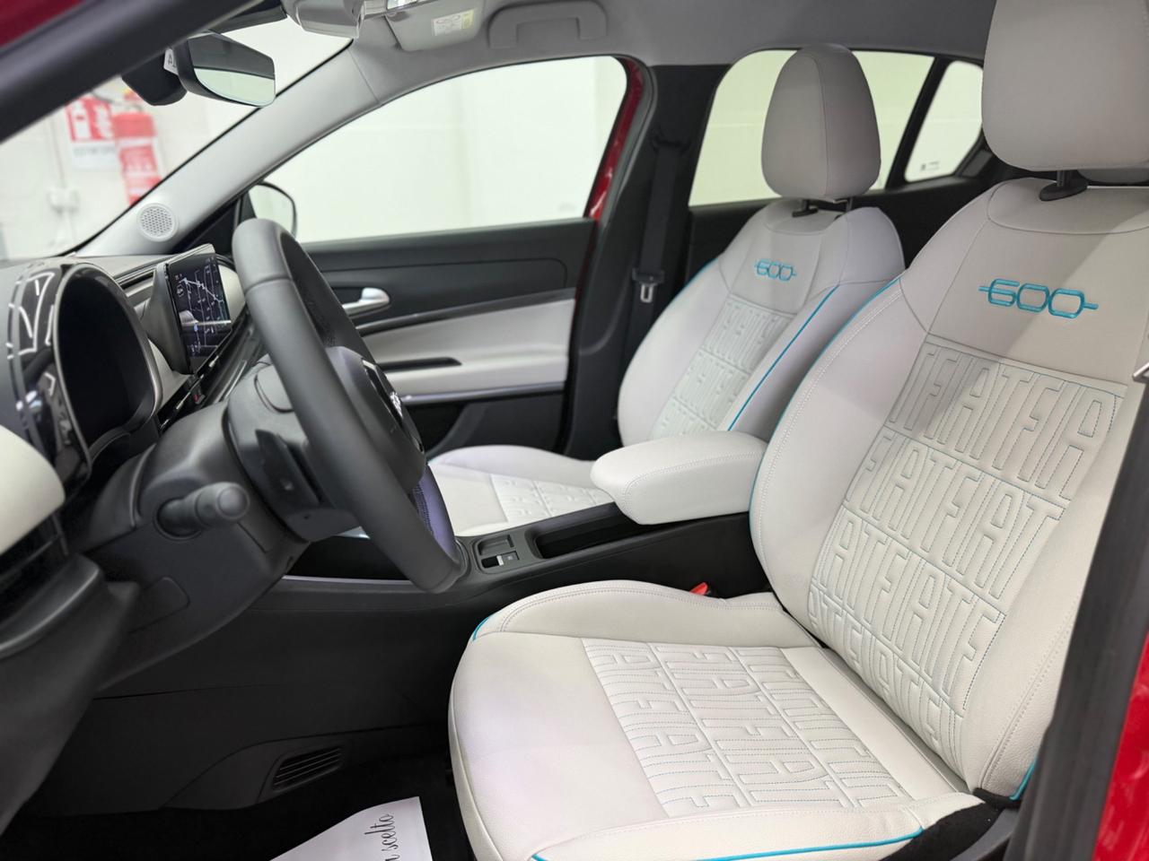 Fiat 600 Hybrid 100 CV DCT MHEV La Prima