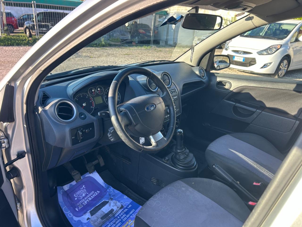 Ford Fiesta 1.4 TDCi 5p. Ghia