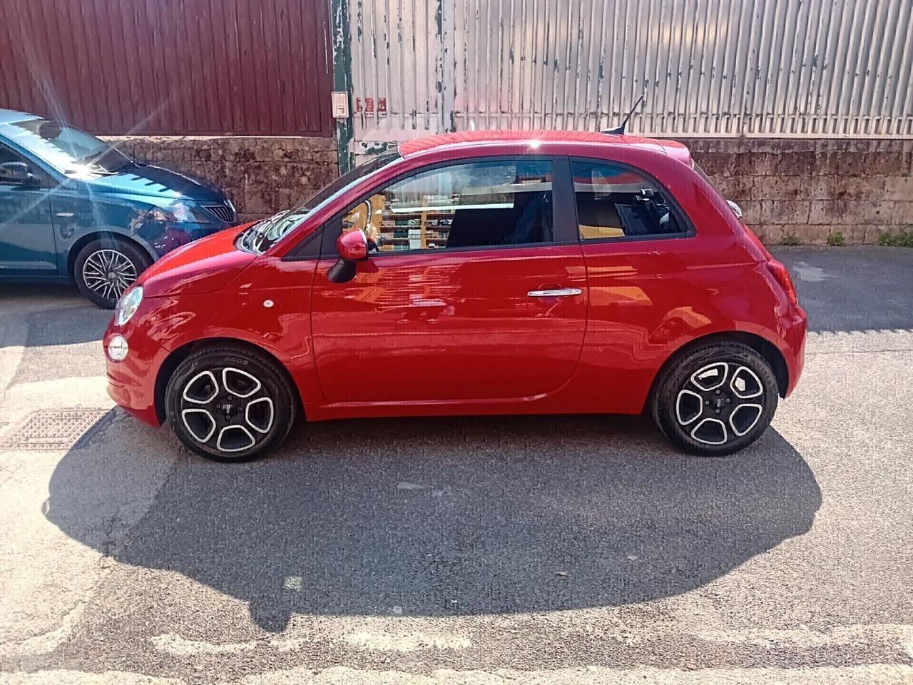 Fiat 500 1.0 Hybrid Red