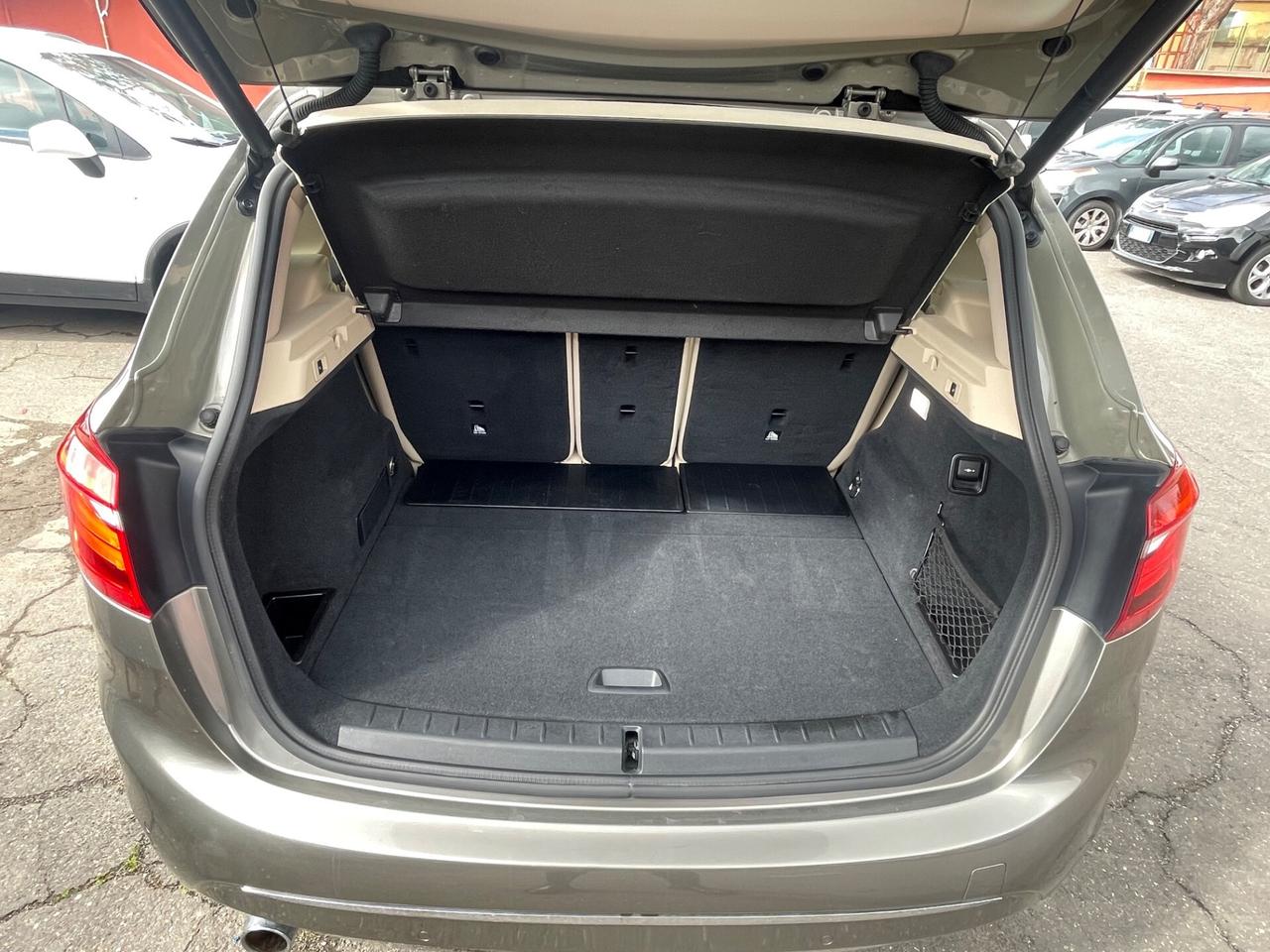 218d Active Tourer Luxury-STRAFULL -UNIPRO-RATE