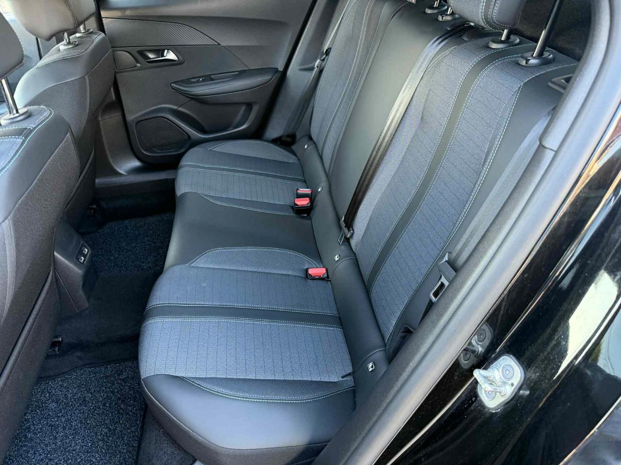 Peugeot 2008 BlueHDi 130 S&S EAT8 Allure Pack