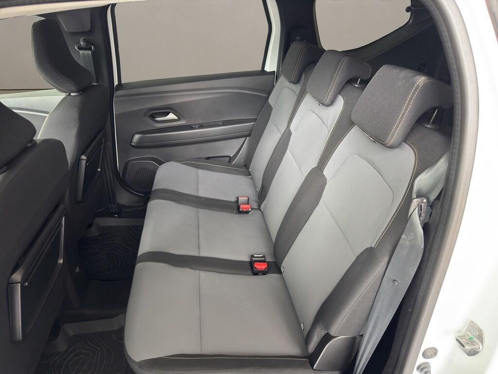 Dacia Jogger 1.6 hybrid Extreme 140cv 7 POSTI KM0