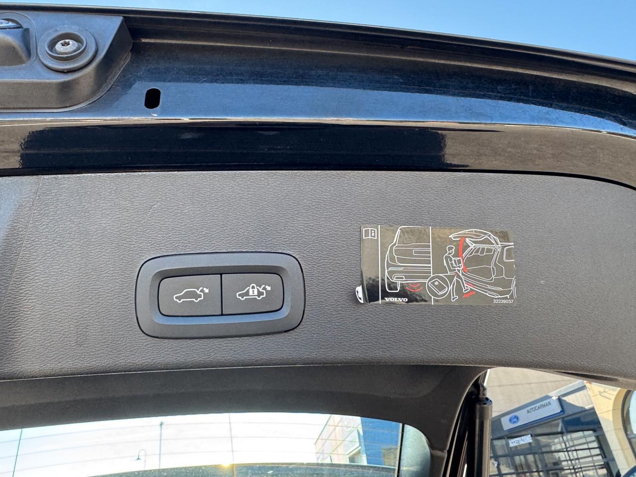 Volvo XC40 T3 Automatica Momentum Pro