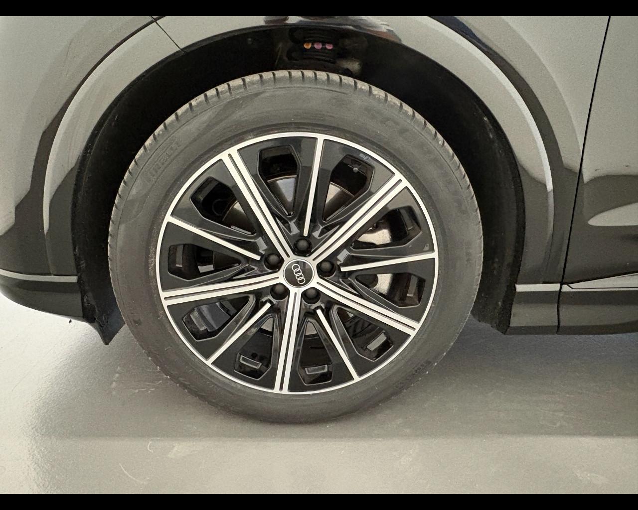 AUDI Q4 45 E-TRON S-LINE EDITION