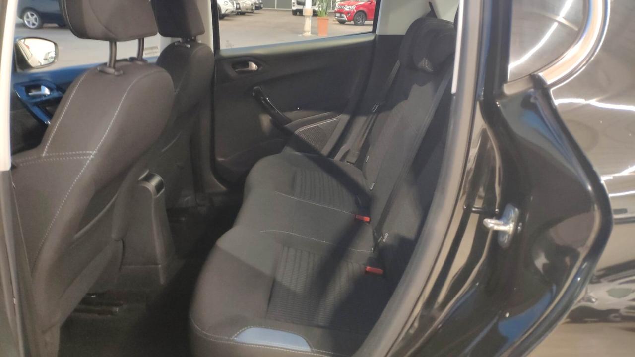 Peugeot 208 1200cc Benz 82 CV 5P