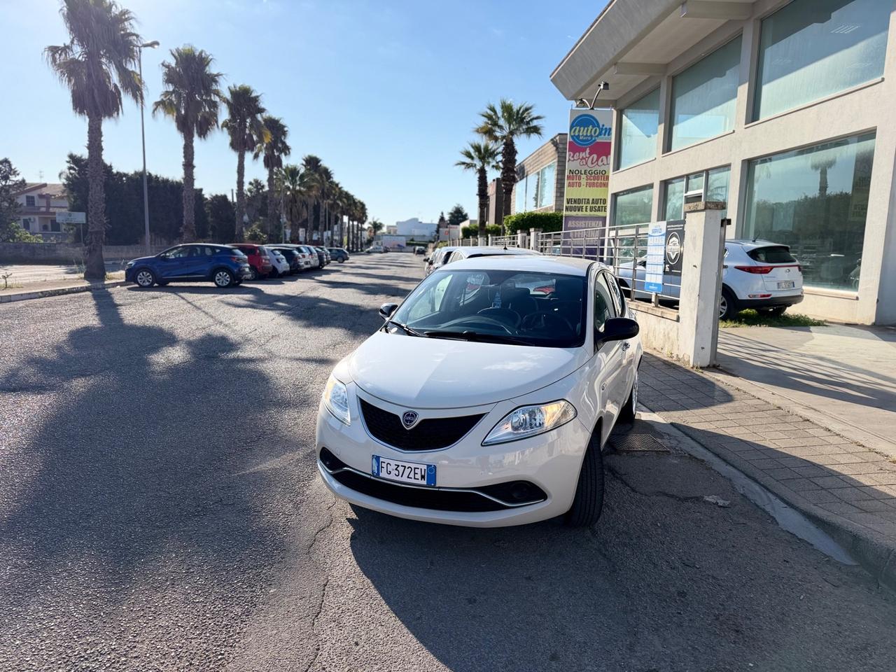 Lancia Ypsilon 1.2 69 CV 5 porte GPL Ecochic Silver