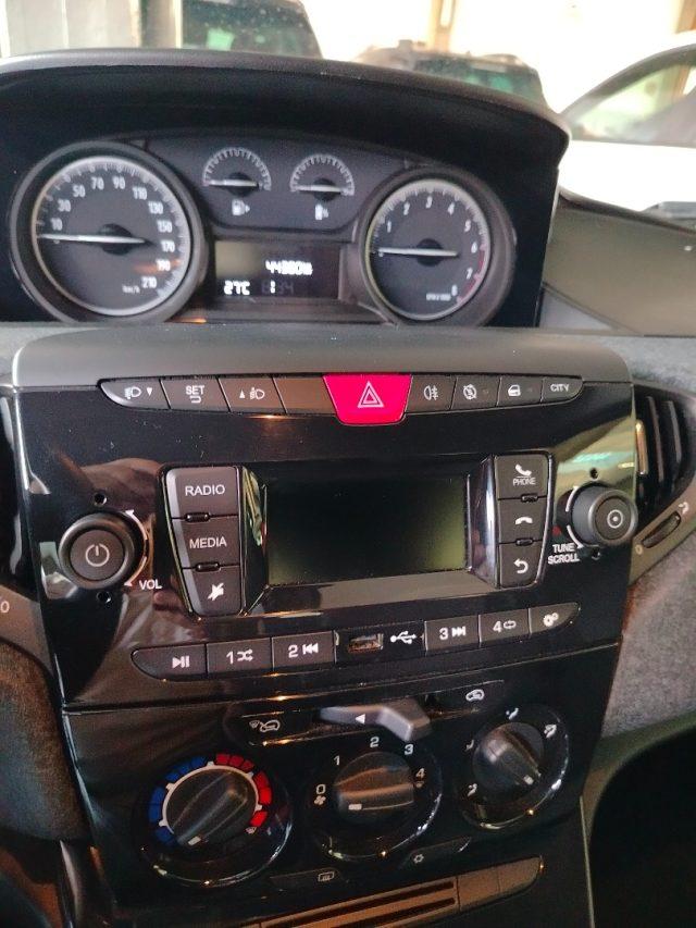 LANCIA Ypsilon 1.0 FireFly 5 porte S&S Hybrid Ecochic Silver