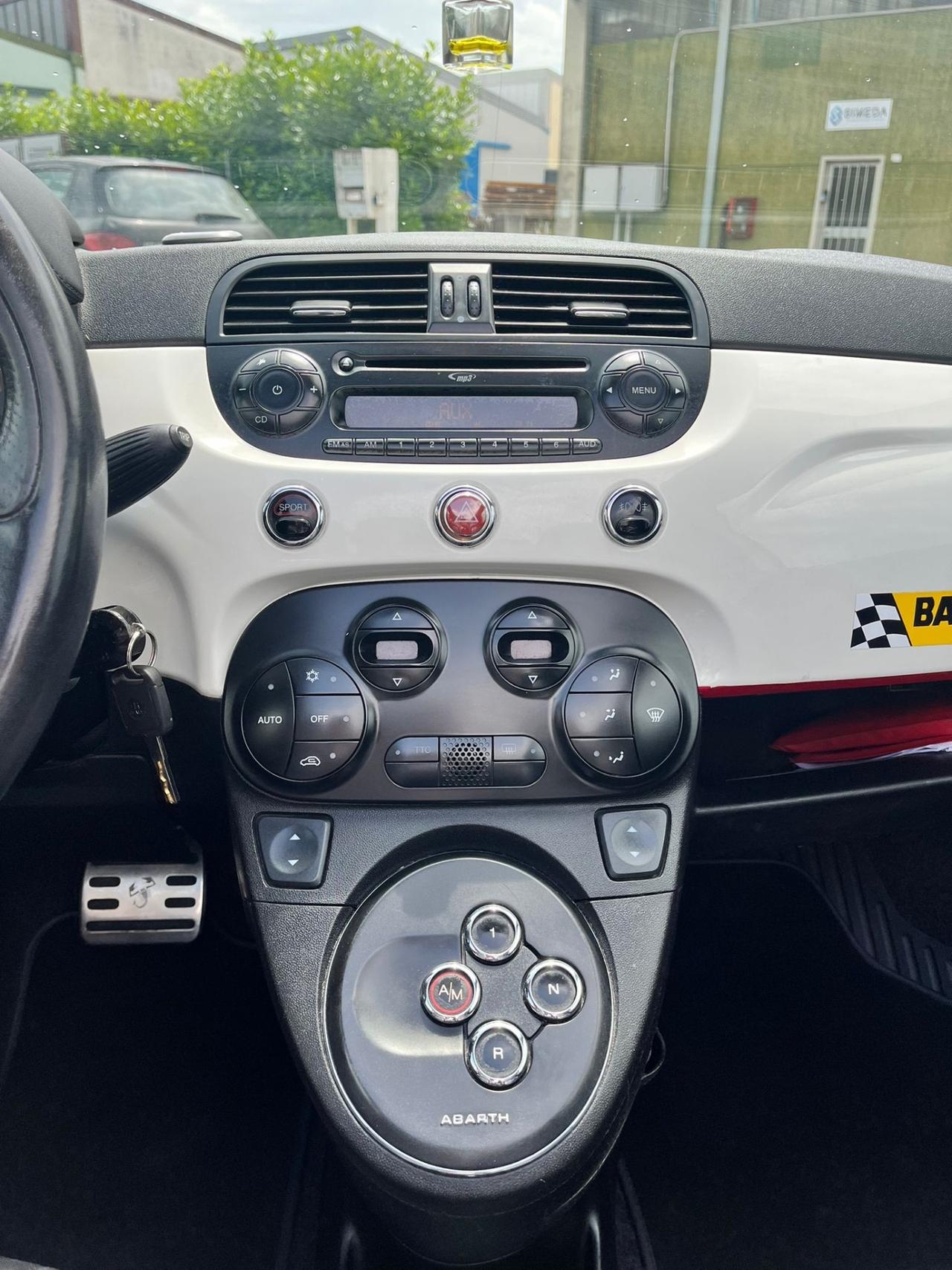 Abarth 500 C 1.4 Turbo T-Jet MTA Bicolore