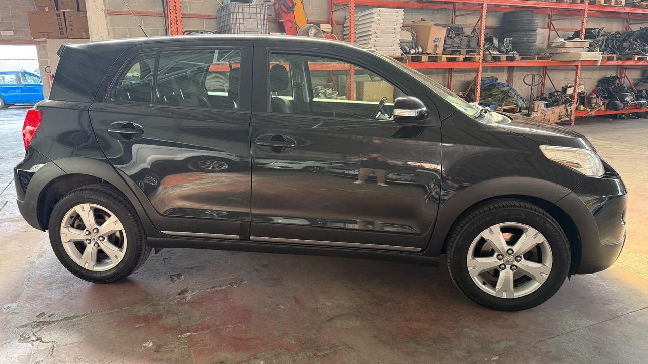 Toyota Urban Cruiser 1.4 D-4D AWD Luxury