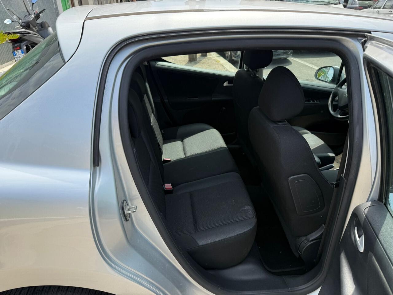 Peugeot 207 Plus 1.4 HDi 70CV 5 porte