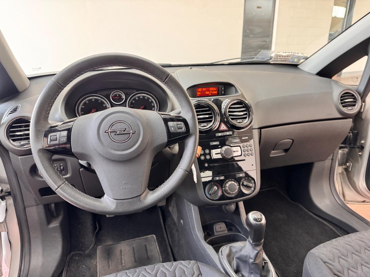 Opel Corsa 1.2 benzina 3 porte