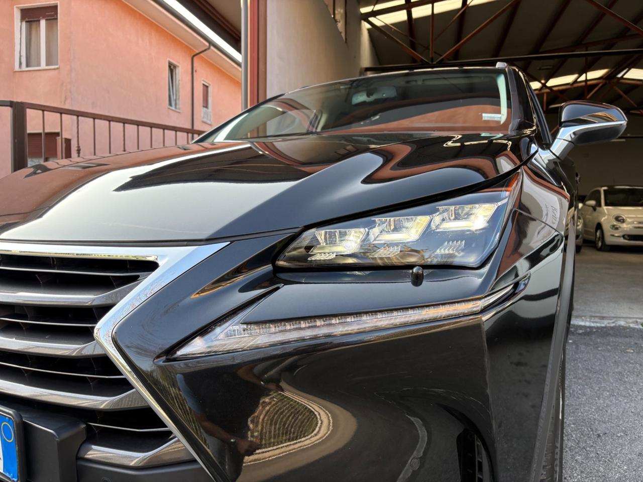 Lexus NX 300h Hybrid 4WD Luxury FULL OPTIONAL