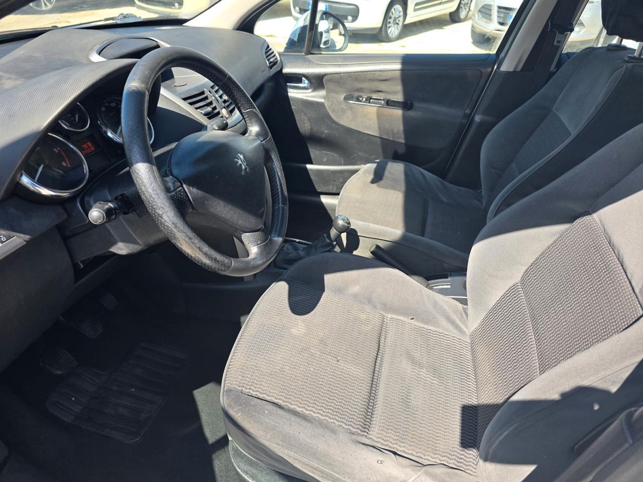 Peugeot 207 1.4 HDi 70CV 5p. XT