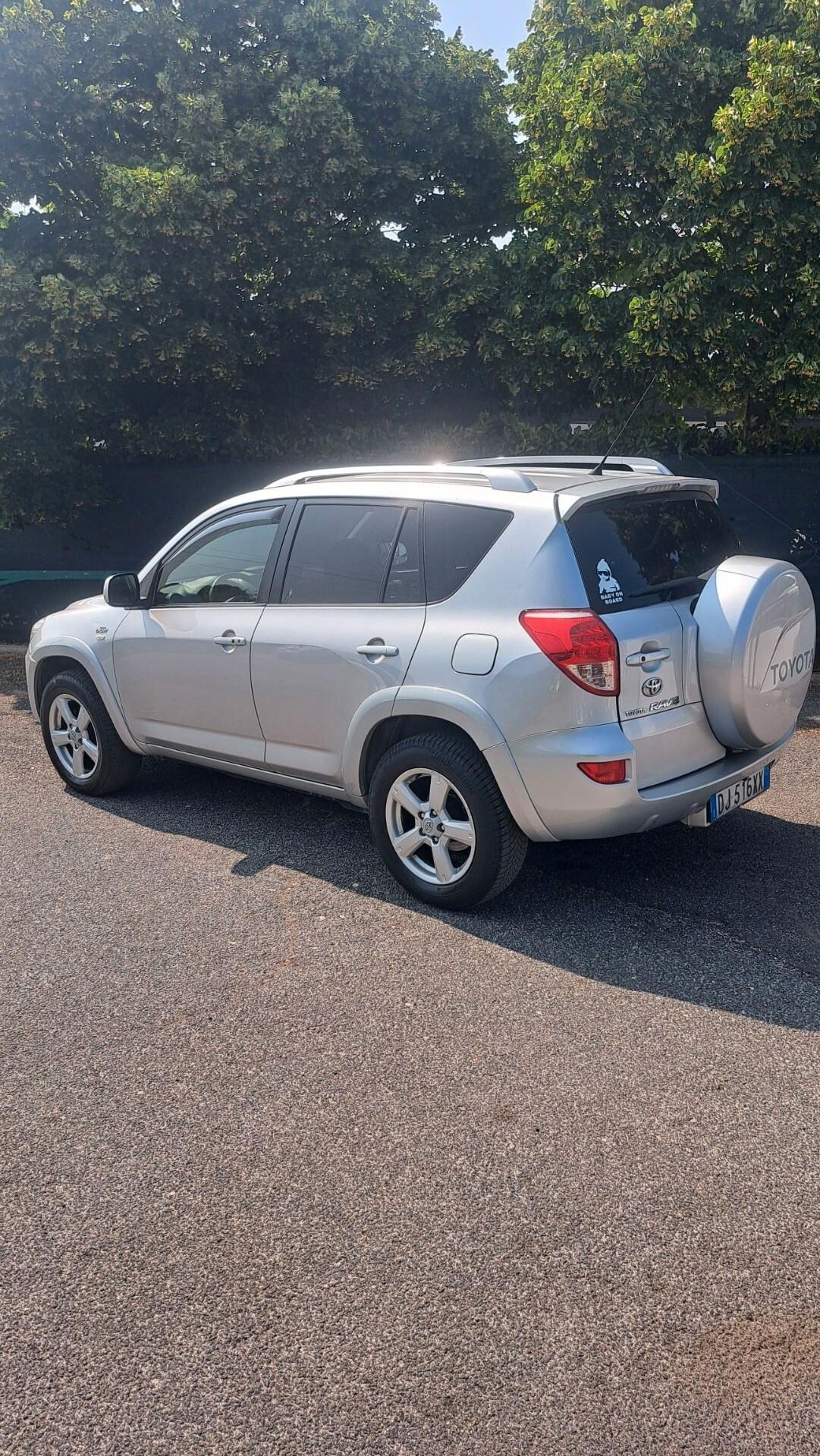 Toyota RAV 4 RAV4 2.2 D-4D 177 CV Luxury