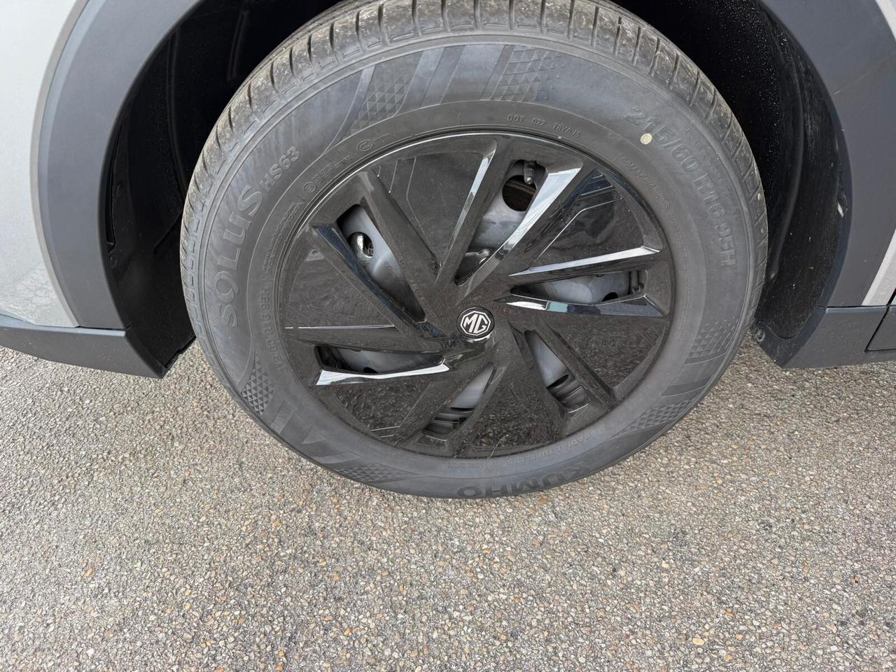 MG ZS 1,5 BZ 115 CV LUXURY MAN MY24 5P