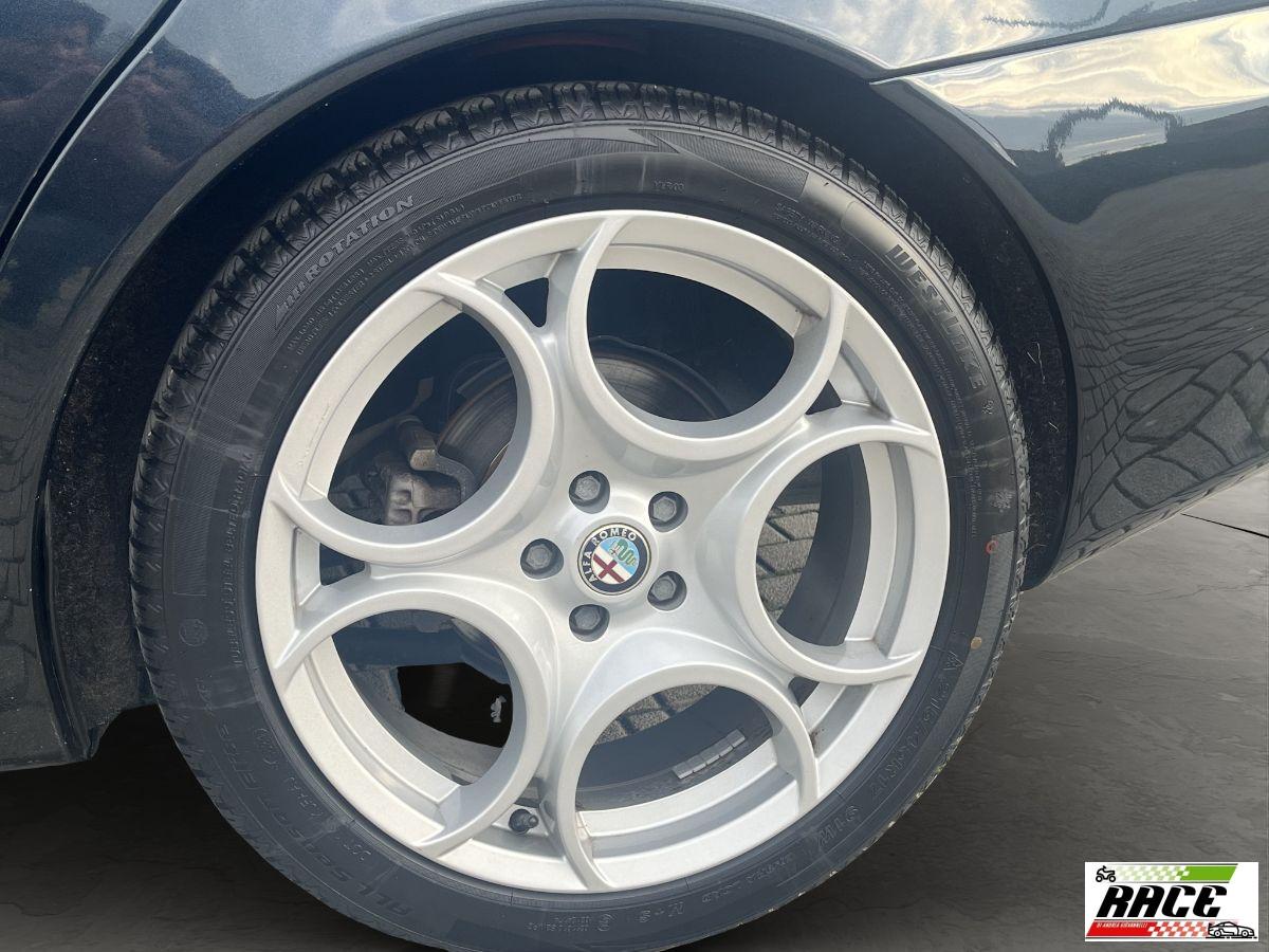 ALFA ROMEO - 156 - 2.0i 16V Twin Spark Distinctive