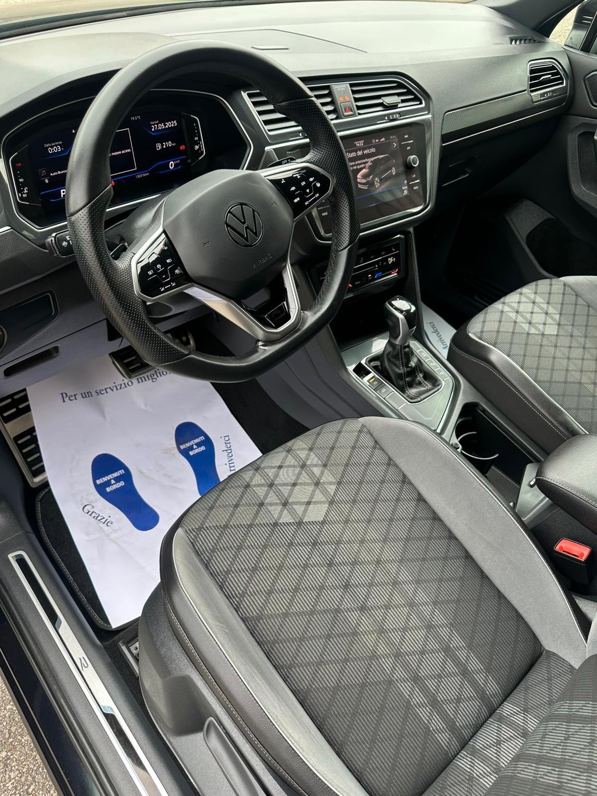Volkswagen Tiguan 2.0 TDI 150 CV SCR DSG R-Line black pack