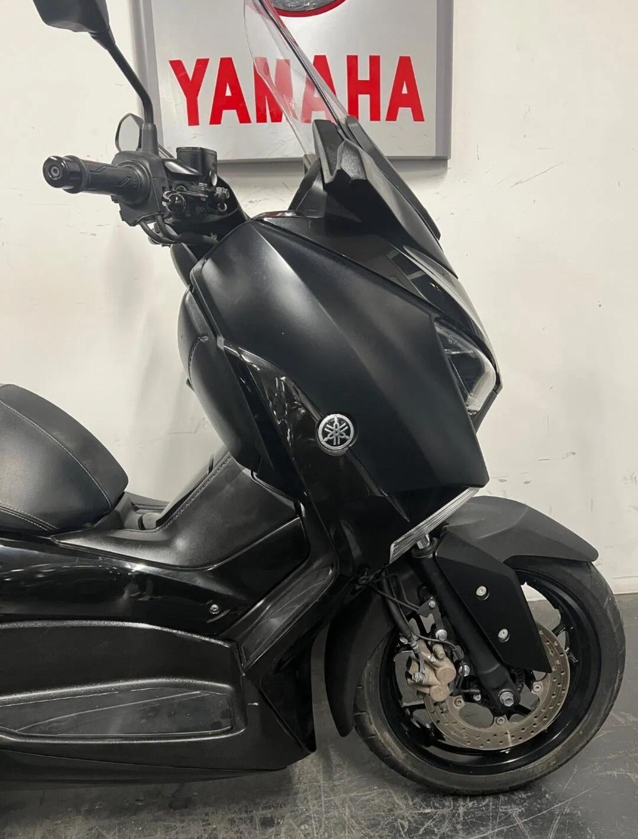 Yamaha X-Max 300 IRON MAX