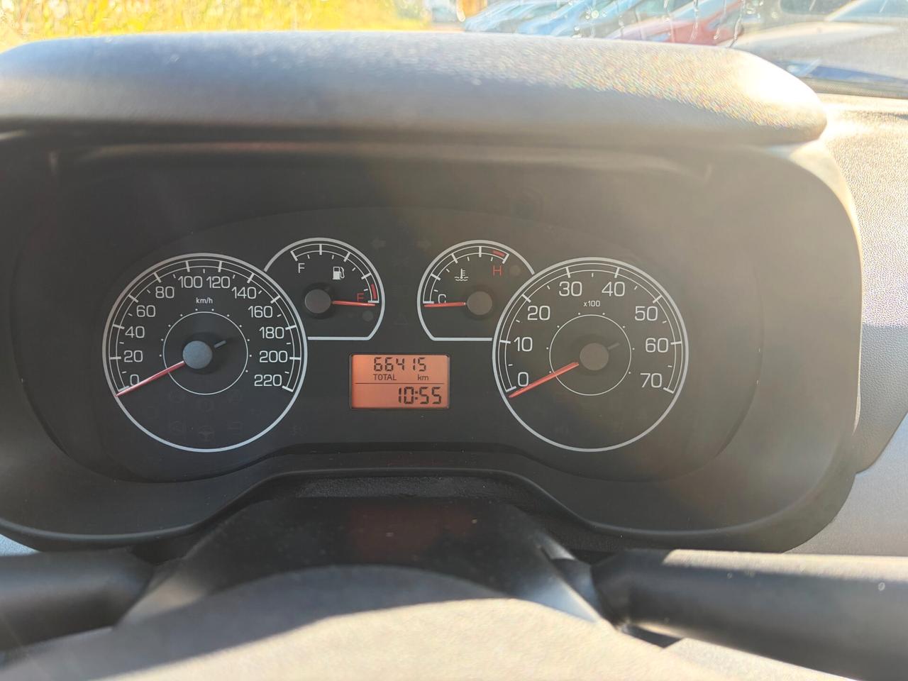 FIAT GRANDE PUNTO 1.2 69CV 66.000 KM ANNO 2013